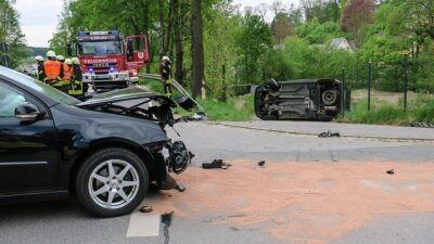 Lößnitz: Mehrere Verletzte bei Unfall auf B 169 - Schwerer Unfall am Montag im Kreuzungsbereich in Lößnitz