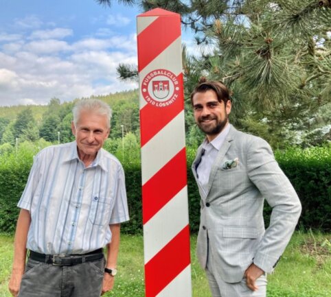 Lößnitzer Tore lassen Bäume wachsen - Tragen das Thema Umwelt- und Klimaschutz über den FC Lößnitz in den Fußball: Max Jankowsky, Geschäftsführer der ortsansässigen Gießerei, und Seniorchef Frank Kattermann. 