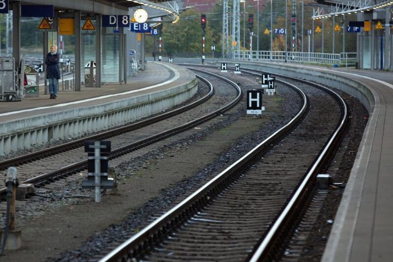 Lokführerstreik: Schienenersatzverkehr für Erzgebirgsbahn - Eingeschränkter Fahrplan durch erneuten Lokführer-Streik.