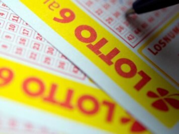 Lotto: Millionengewinn geht an Spieler aus Sachsen - Ein Lottospieler aus dem Landkreis Leipzig ist um 2,5 Millionen Euro reicher - vorausgesetzt, er löst seinen Tippschein ein.