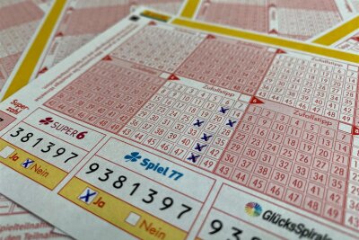 Lotto-Sonderaktion zu Ostern: 333.000 Euro gehen in den Landkreis Zwickau - Alle sechs Zahlen richtig, und das zufällig: Ein Quicktipp hat einem Westsachsen einen sechsstelligen Gewinn beschert.