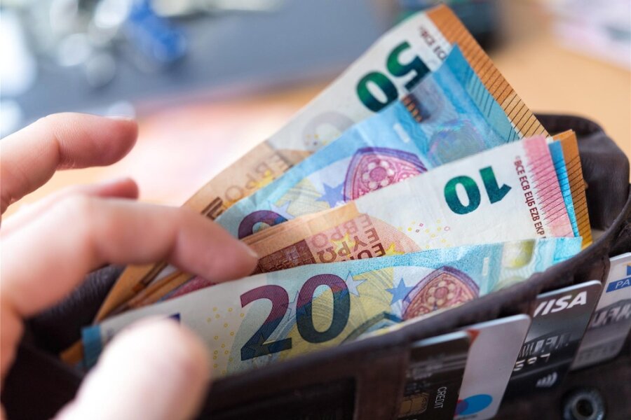 Lotto-Urlaubsgeld für Mittelsachsen: 100.000 Euro direkt aufs Konto - Die Urlaubskasse eines Lotterie-Gewinners in Mittelsachsen ist im August gefüllt worden.