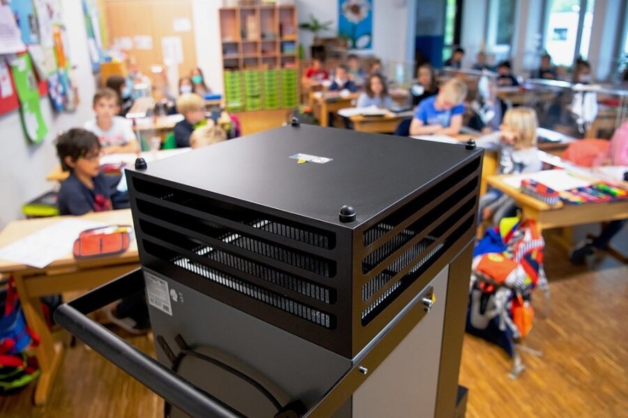 Lüften statt Luftfilter: Geräte in Vogtland-Kitas und Schulen sind rar - Luftfilter zum besseren Schutz vor Corona sind in Schulen und Kindertagesstätten im Landkreis rar. 