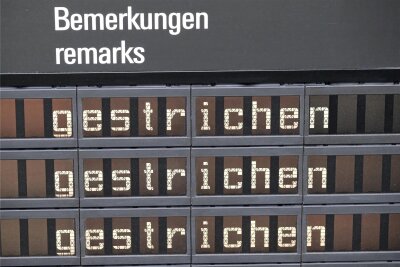 Lufthansa-Streik hat begonnen: Diese Flüge fallen in Dresden und Leipzig/Halle aus - Auf gestrichene Flüge müssen sich am Mittwoch Flugreisende an den Airports Leipzig/Halle und Dreseen einstellen. (Archiv)