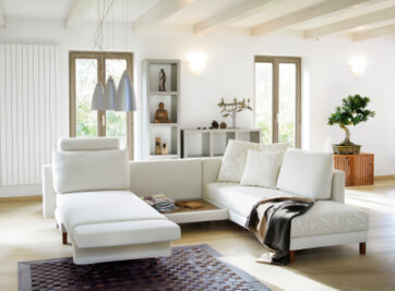 Luftig, leicht und kaum verschlossene Türen - Die Farbe Weiß liegt bei Möbeln im Trend.   