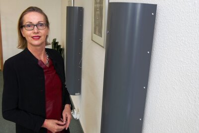 Luftreiniger für öffentliche Gebäude in Plauen: Im Gericht ja, in Schulen nein - Die Plauener Amtsgerichtsdirektion Sibylle Peters: In drei Sitzungssälen wurden je zwei Luftreiniger installiert.