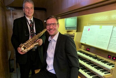 Lukaskirche Zwickau-Planitz startet Konzertsaison 2024 - Bernhard Knobloch (Saxophon) und Simon Voigtländer (Orgel) musizieren in der Lukaskirche Planitz.