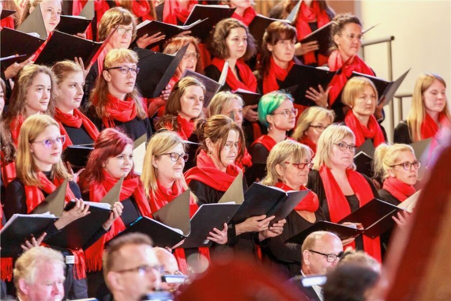 „Lumineszenz“: Anspruchsvolles Chorkonzert im Erzgebirge setzt Zeichen gegen Populismus - Für das Konzert wurde rund ein Jahr geprobt.