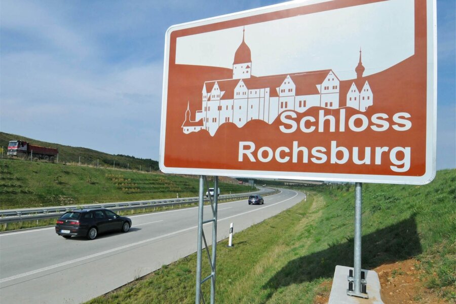 Lunzenau will wieder an A 72 für Schloss Rochsburg werben - Dieses Schild wurde 2009 an der A 72 in Höhe Burgstädt in Richtung Leipzig montiert.