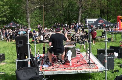 Machen statt meckern - so lebt der Kulturhauptstadtgedanke, heute: Jens Geißler und die Punk-Enthusiasten - Vor allem Musik verband die Menschen beim diesjährigen Festival "It's Mai Live" am 1. Mai.