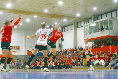 Madjovska führt BSV Sachsen Zwickau zu hochwichtigem Sieg in Handball-Krimi - Kapitänin Simona Madjovska erzielte insgesamt 10 Tore für den BSV Sachsen Zwickau.