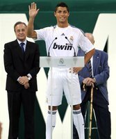 Madrids "Messias" ist gelandet - Cristiano Ronaldo bei der offiziellen Präsentation