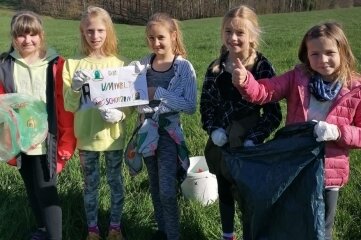 Die Schülerinnen der Grundschule Blankenhain engagieren sich für die Umwelt. 