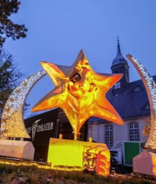 Märcheninseln am Rittergut - Das Helmnot-Theater ist mit seinen Märchenfiguren am Wochenende in Limbach-Oberfrohna auf Stippvisite. 
