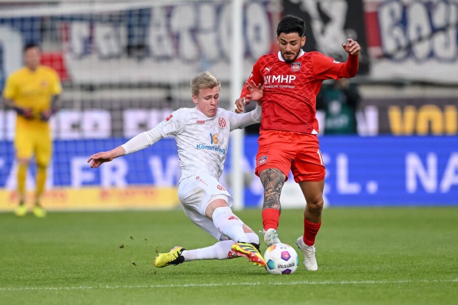 Mainz verpasst in Heidenheim Sprung aus der Abstiegszone - Heidenheim und Mainz lieferten sich im letzten Spiel des 32. Spieltags eine umkämpfte Partie.