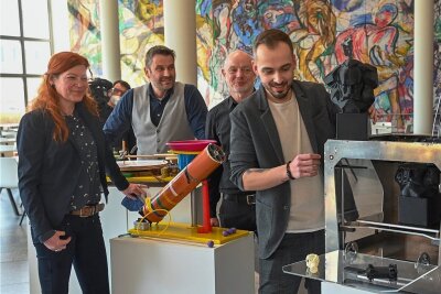 Katrin Hoffmann (Industrieverein), Ralf Schulze (C3-Veranstaltungszentren), Stefan Schmidtke (Kulturhauptstadt GmbH), Marcel Eschborn (C3), und Lars Fassmann (Kreatives Sachsen) organisieren die "Makers United".