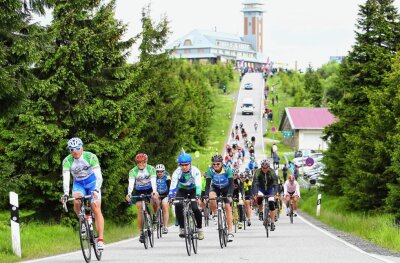 Mal fix per Rad an die Ostsee - Wie alle Jahre gehen auch 2023 knapp 200 Radsportler vom Fichtelberg auf die rund 600 Kilometer lange Tour ans Kap Arkona. 