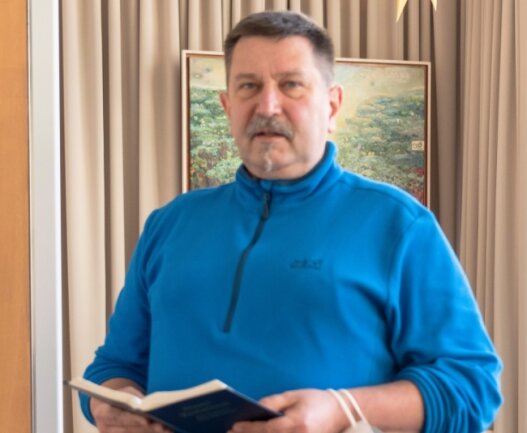 Seit 2020 ist Pfarrer Wilfried Warnat einer von zwei Krankenhausseelsorgern am Erzgebirgsklinikum Annaberg - anfangs ehrenamtlich. Den Hilferuf, den er verfasste, würde er wieder so schreiben, sagt er.