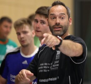 "Man muss immer ehrlich sein" - Trainer Mario Schuldes gibt beim Handball-Oberligisten HC Glauchau/Meerane die Richtung vor. 
