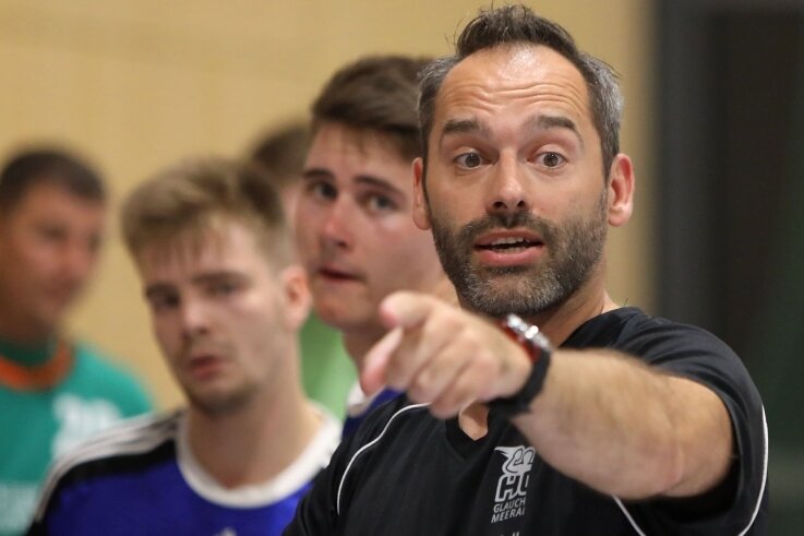 "Man muss immer ehrlich sein" - Trainer Mario Schuldes gibt beim Handball-Oberligisten HC Glauchau/Meerane die Richtung vor. 