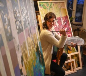 "Man will nichts anderes als malen" - Cornelia Zabinski in ihrem Chemnitzer Atelier. 