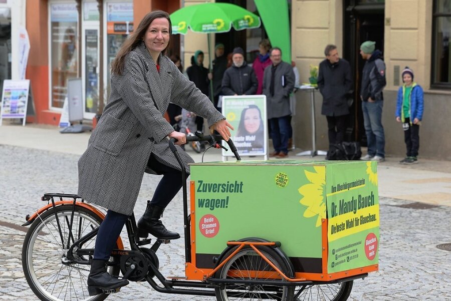 Mandy Bauch - die grüne Bewerberin für den OB-Posten in Glauchau - Mandy Bauch tritt zur OB-Wahl in Glauchau für die Bündnisgrünen an. Die 35-Jährige wurde am Samstag zur Eröffnung des Wahlkreisbüros auf dem Markt vorgestellt. 