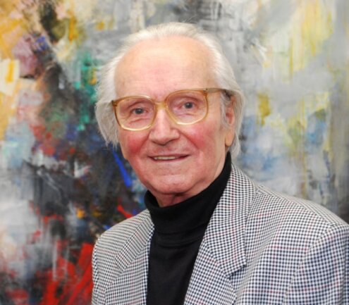 <p class="artikelinhalt">Manfred Feiler erhält im September die Ehrenbürgerschaft der Stadt Plauen. Am Montag feierte der Künstler seinen 86. Geburtstag. Gut gelaunt und mit vielen Gästen.</p>