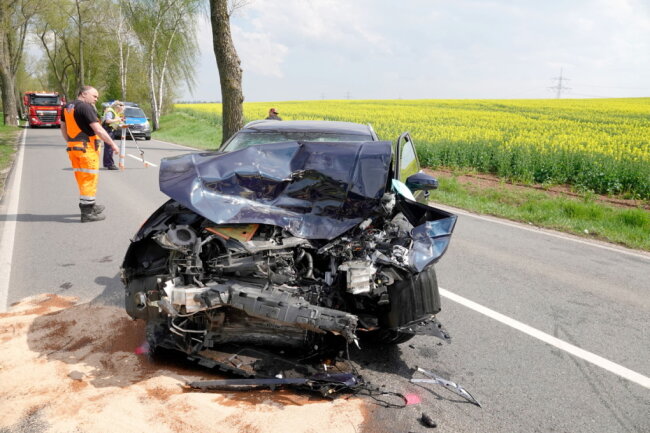 Bei einem Unfall auf der Neefestraße in Chemnitz wurde ein Autofahrer schwer verletzt. 