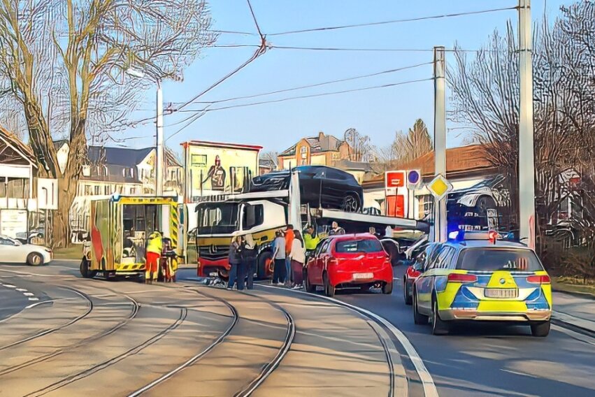 Mann bei Verkehrsunfall schwer verletzt - In Plauen kollidierten ein Transporter und ein Mopedfahrer miteinander. 