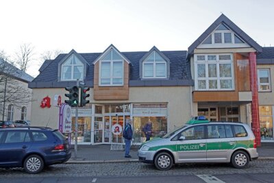 Mann überfällt Rosen-Apotheke in Lichtenstein - 