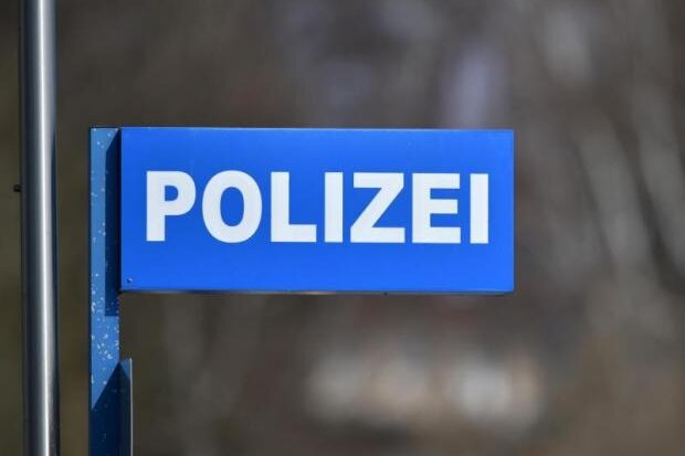 Mann verletzt in Plauen drei Polizeibeamte - 
