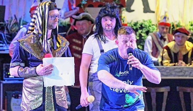 Mannichswalde: Narren feiern - Die Mannichswalder Narren zeigten Neues und Altes aus ihren Programmen.