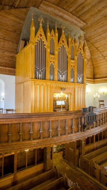 Marathon für zwei Beine und zwei Hände - 1876 wurde die Orgel von den Gebrüdern Poppe gebaut. Sie ist im Erzgebirge die einzige im Original erhaltene Orgel der Poppe-Brüder. 