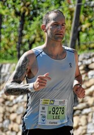 Marathonläufer legt Punktlandung hin - Lee Linewski beim Wachau-Marathon am Sonntag. 
