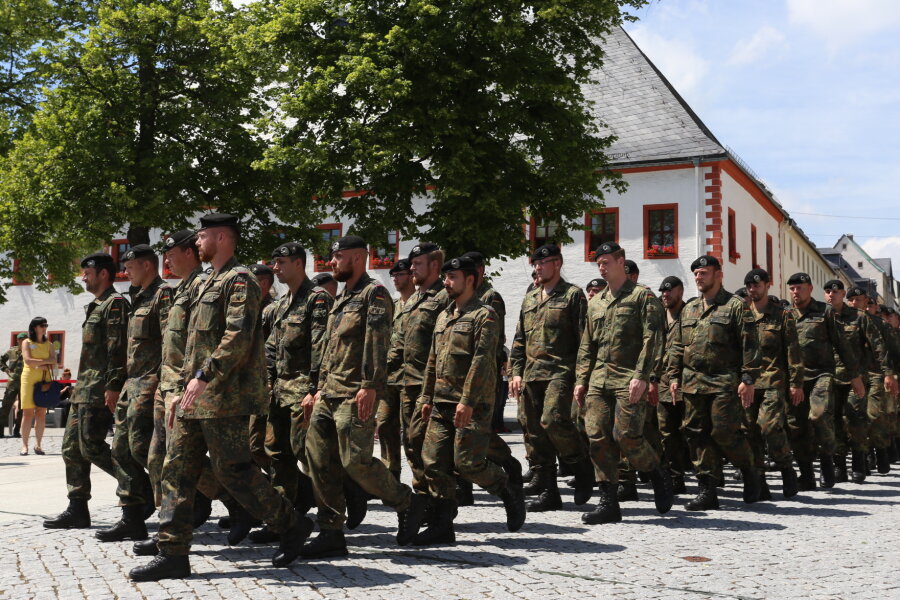 Marienberger Soldaten zu Einsatz in Litauen verabschiedet - 