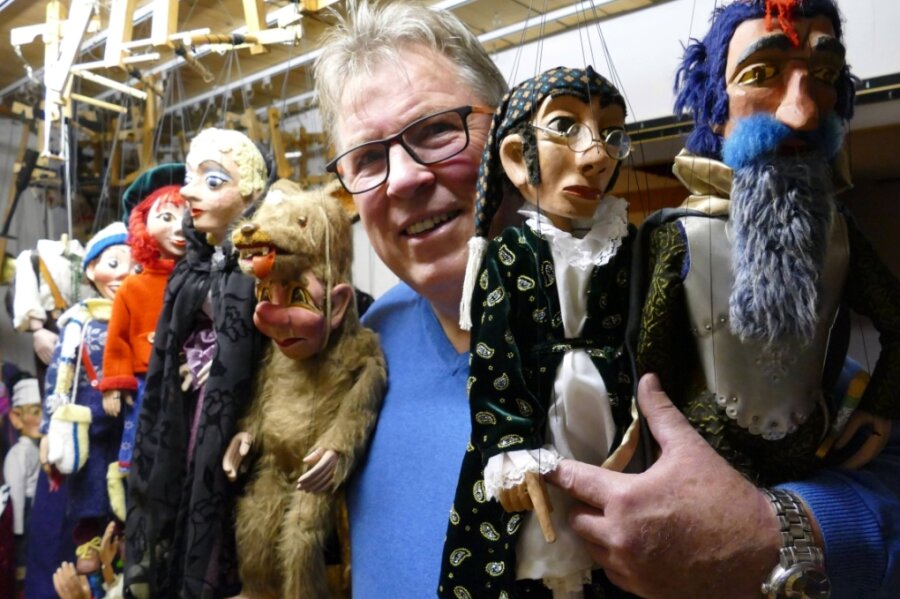 Marionettenspieler wollen sich nicht unterkriegen lassen - Statt Frust verspürt Frank Hübner eher Tatendrang. Der Gelenauer Marionettenspieler sehnt das Ende der kulturellen Leidenszeit herbei. 