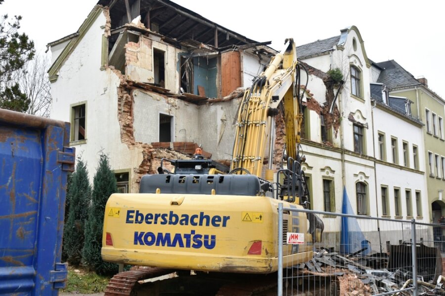 Markneukirchen: Maroder Hausflügel der Präwema wird abgerissen - 