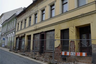 Markneukirchen will Problemhaus kaufen - Die Stadt Markneukirchen plant den Erwerb des Hauses Straße des Friedens 15.