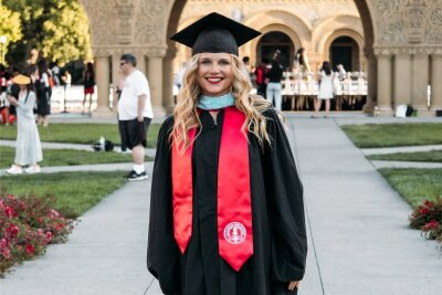 Markneukirchnerin glänzt mit Abschluss an einer der besten Unis der Welt - Anna-Julia Storch hat den Masterabschluss an der kalifornischen Stanford-Universität in der Tasche.
