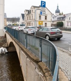 Marktbrücke: Erste Arbeiten ab Montag - Die Marktbrücke in Olbernhau soll ab Montag halbseitig gesperrt werden. 