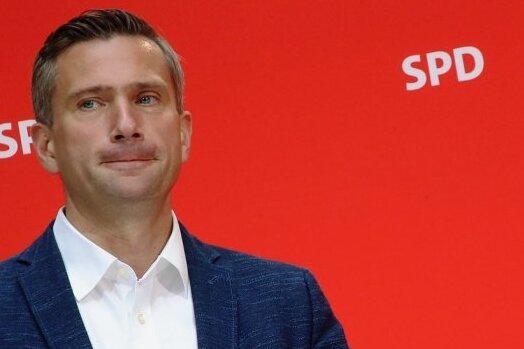 Sachsens Wirtschaftsminister Martin Dulig (SPD) hört im Herbst als Landesparteichef auf, bleibt aber im Kabinett.