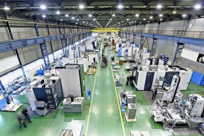 Maschinenbauer Starrag baut Arbeitsplätze im Westen ab - Auftragslage verbessert: Blick in die Produktion des Werkzeugmaschinenbauers Starrag. 