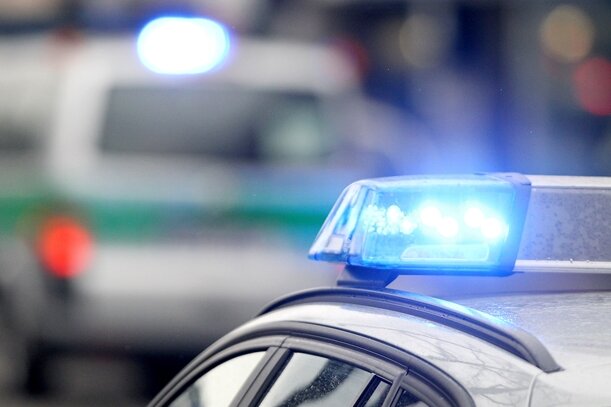 Maskierter Mann überfällt Spielothek in Chemnitz - 