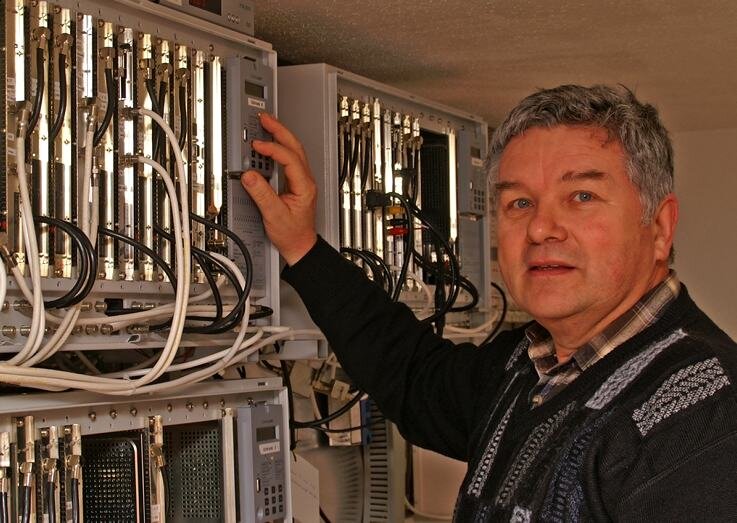 "Maulwurfbrigaden" sind passee - Günter Schäfer, Vorsitzender der Antennengemeinschaft Flöha: "Wir sind der preisgünstigste Anbieter in Flöha." 