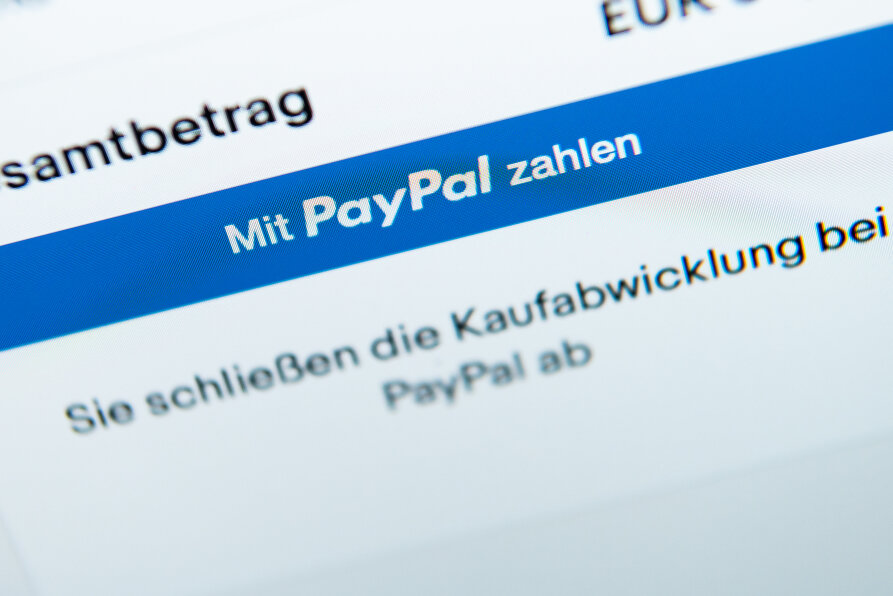 MDR: Paypal stoppt Zusammenarbeit mit einem für die "Freien Sachsen" wichtigen Online-Shop - Über Paypal einzukaufen ist bei dem Onlineshop "Sachsenversand" nicht mehr möglich.