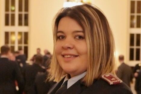 Medaille für Einsatz bei Brandkatastrophe - Vier Frauen und Männer, die mit der Waldbrandmedaille 2022 geehrt wurden: Lisa Höcherl (29) von der Freiwilligen Feuerwehr Schönbrunn.