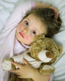 Mediziner wegen Kopfschmerzen bei Kindern alarmiert - 