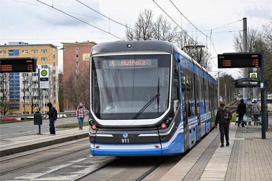 Mehr als 10 Prozent: Bus und Straßenbahn in Chemnitz sind ab heute teurer - Beim Nahverkehrsbetrieb CVAG sowie im Verkehrsverbund VMS werden die Tickets ab April teurer.