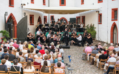 Mehr als 100 Gäste bei Sommernachtskonzert auf Schloss Rochsburg - 