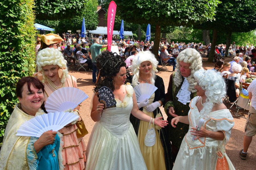Mehr als 1000 Besucher genießen barockes Spektakel in Lichtenwalde - 